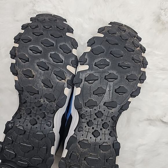 Athletic_Shoes